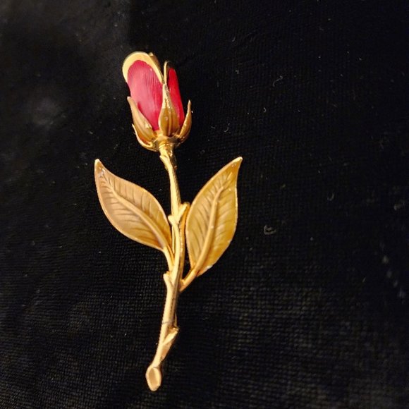 Vintage Red Rose Bud Brooch - Picture 1 of 4